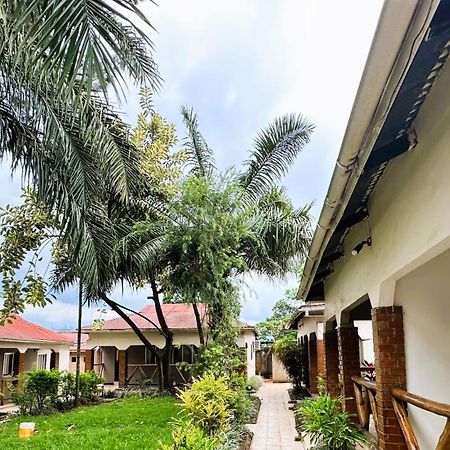 Home Feeling Neneu Lodge Moshi Exterior photo