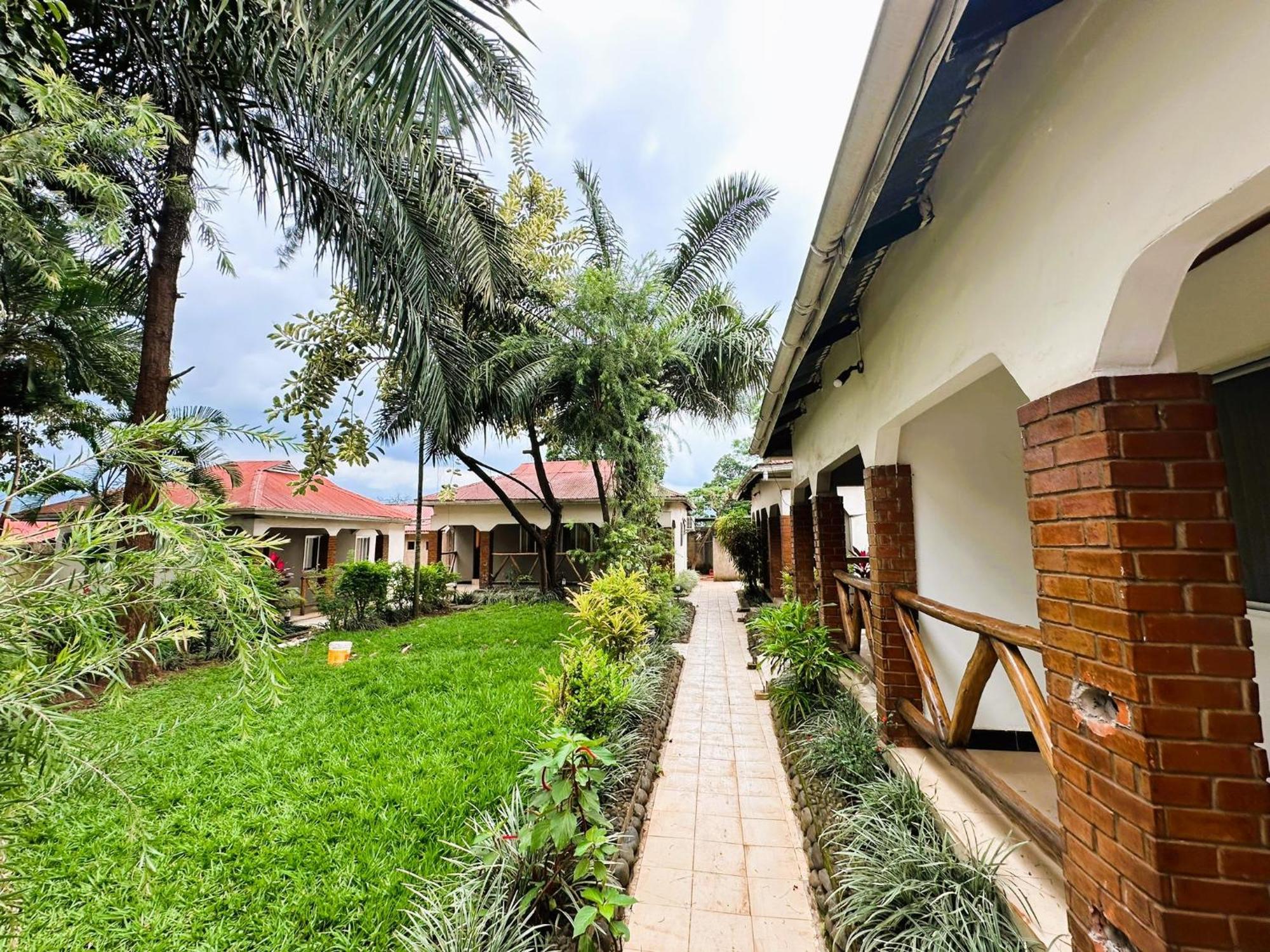 Home Feeling Neneu Lodge Moshi Exterior photo