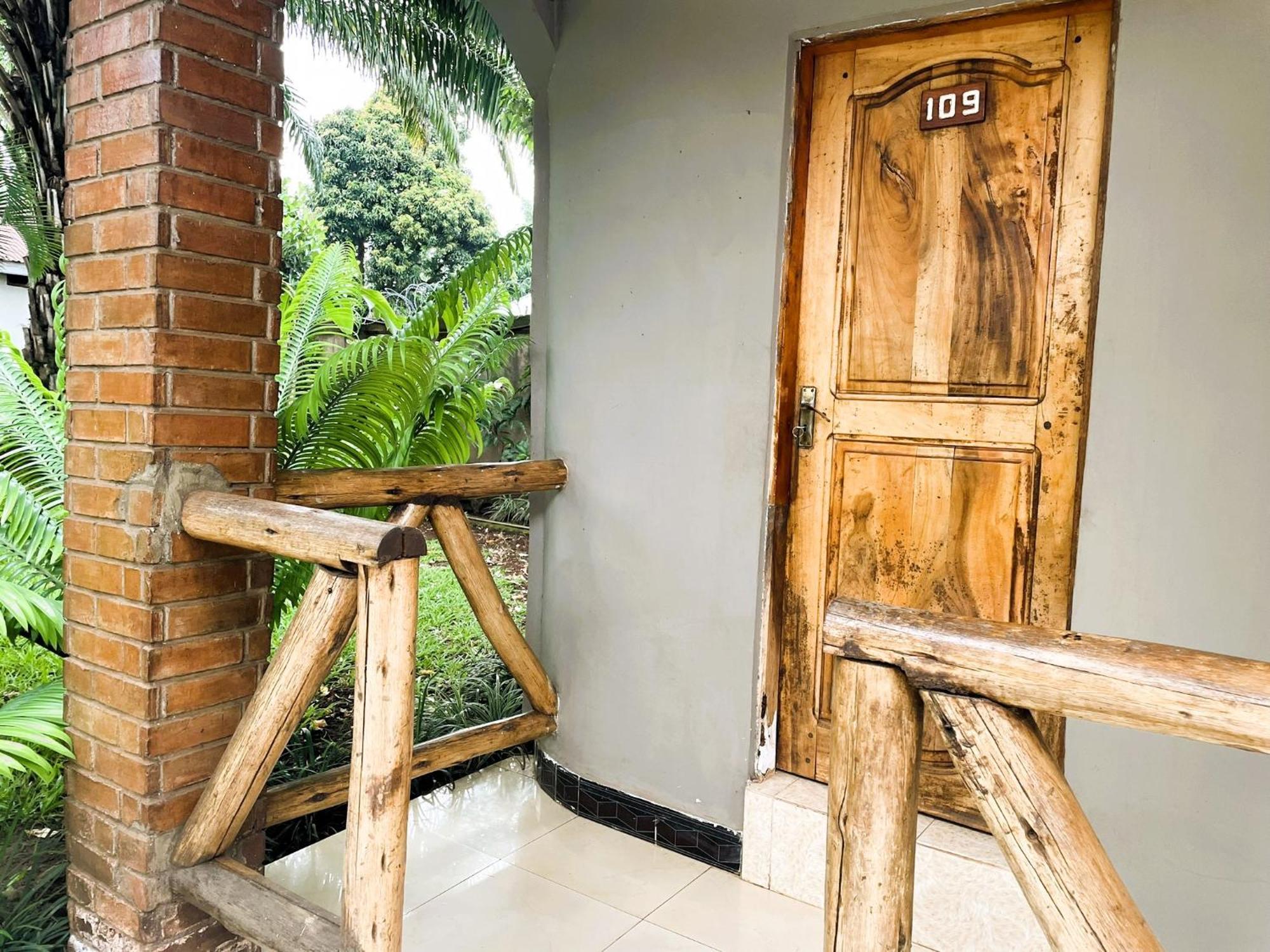 Home Feeling Neneu Lodge Moshi Exterior photo