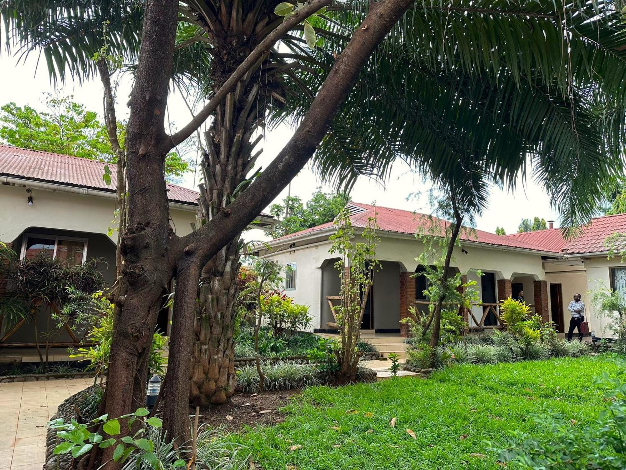 Home Feeling Neneu Lodge Moshi Exterior photo